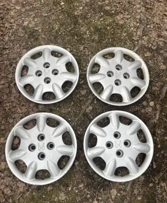 Honda Accord R14 wheel hub/cap/trim 44733 6706