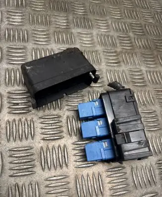 Nissan Qashqai Fuse box set 24382AD100