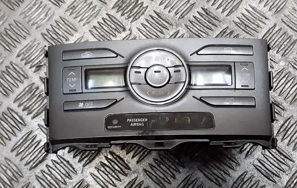 Toyota Auris 150 Climate control unit 5590002220b