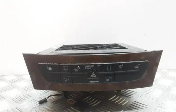 Mercedes-Benz E W211 Other dashboard part A2116800552