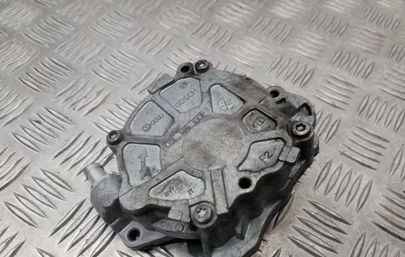 Audi A6 S6 C7 4G Vacuum pump 03L145100F