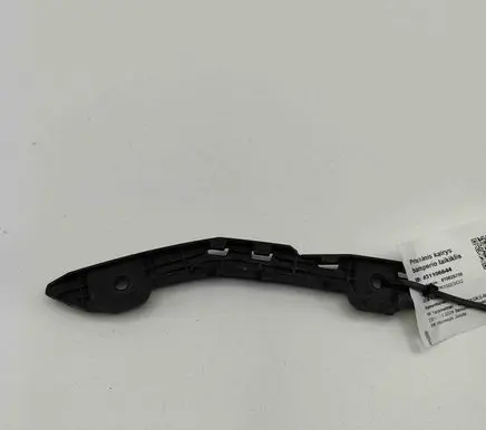 Front bumper mounting bracket