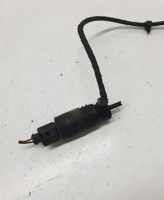 Volkswagen Phaeton Windscreen/windshield washer pump