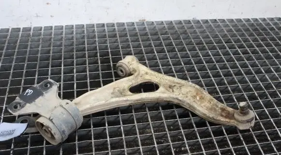 Ford Focus Front lower control arm/wishbone BV613A423