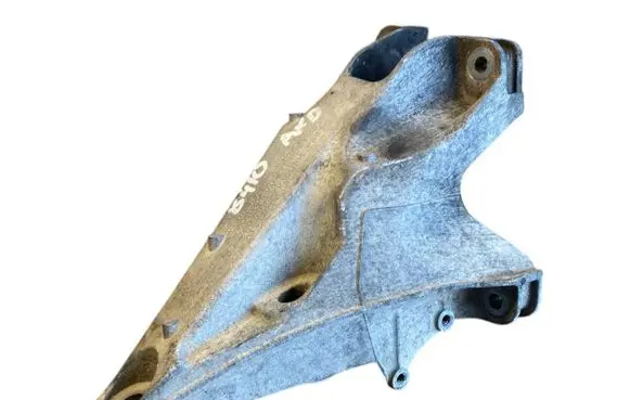 Volkswagen Transporter - Caravelle T5 Engine mounting bracket 7H0199370M 7H0199370L
