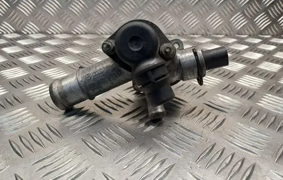 Volkswagen PASSAT B5.5 Engine coolant pipe/hose 038121133A 038121144A