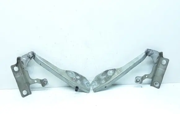 Volvo C30 Engine bonnet/hood hinges 30753538 31297310 31297727