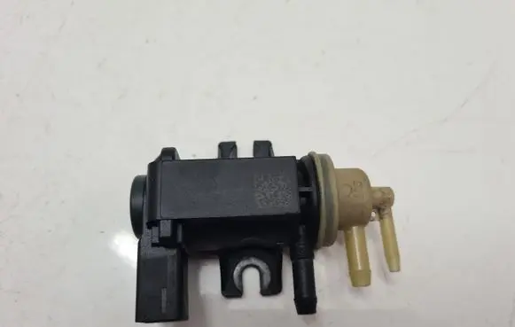 Volkswagen Tiguan Turbo solenoid valve 1K0906627B