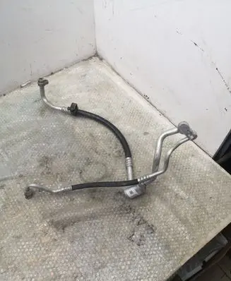 Chevrolet Camaro Air conditioning (A/C) pipe/hose 84008569