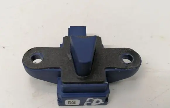 Mercedes-Benz E W212 Airbag deployment crash/impact sensor a2128205026