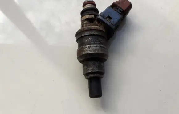 Fuel injector