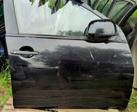 Mitsubishi Outlander Rear door