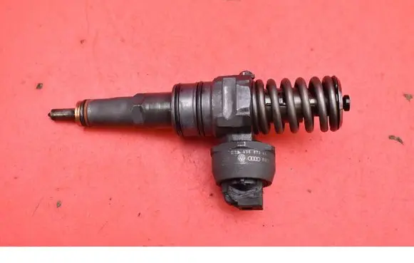 Skoda Octavia Mk2 (1Z) Fuel injector 038130073AG