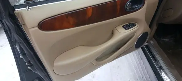 Jaguar XJ X308 Front door speaker cover trim 