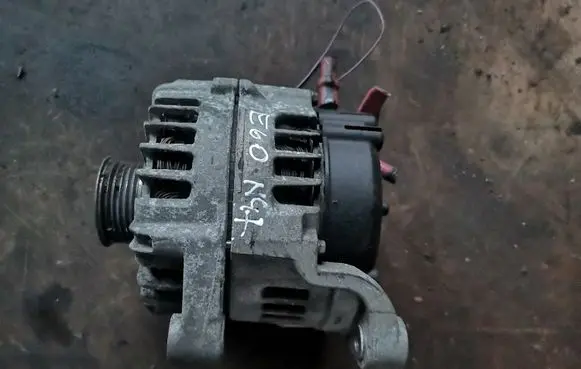 BMW 5 E60 E61 Generator/alternator 7802261