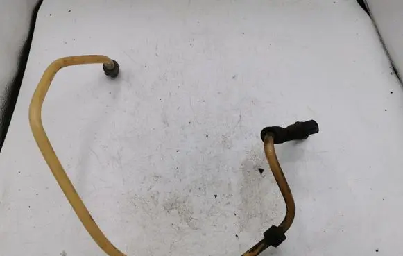 BMW 5 E60 E61 Fuel injector supply line/pipe 135377960641