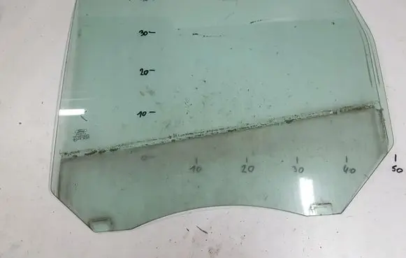 Ford Kuga I Sliding door window/glass 