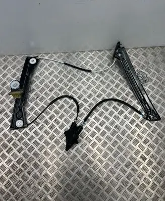 BMW 4 F32 F33 Front door window regulator with motor 9385841 938584102