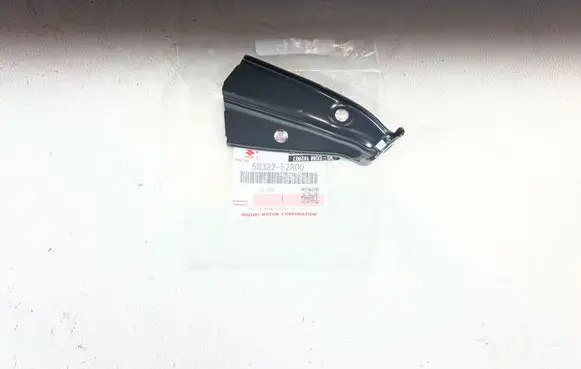Suzuki Swift I Front bumper mounting bracket 5832252R00