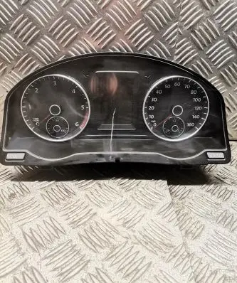 Volkswagen Golf Plus Speedometer (instrument cluster) 5m0920971a