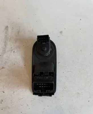 Renault Trafic II (X83) Wing mirror switch 8200011867