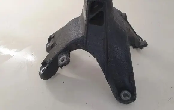 Audi A5 8T 8F Engine mounting bracket 8K0199308EE
