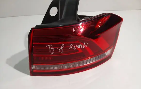 Volkswagen PASSAT B8 Rear/tail lights