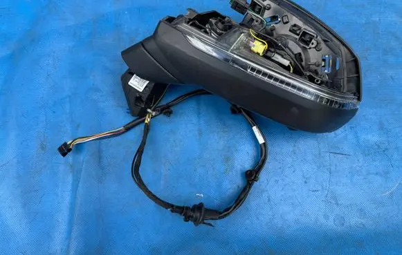 Audi Q7 4M Front door electric wing mirror 4M1857409BS