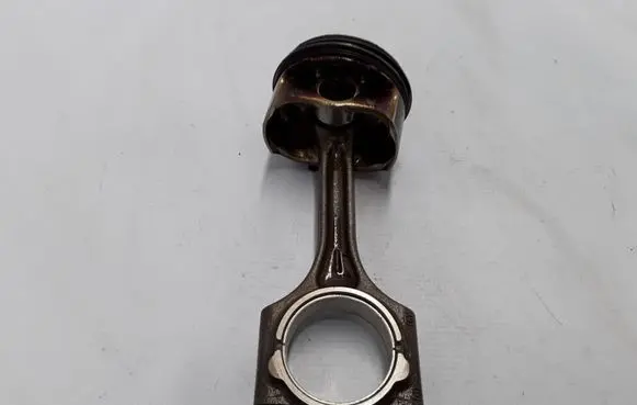 Volvo XC90 Piston with connecting rod 30637671
