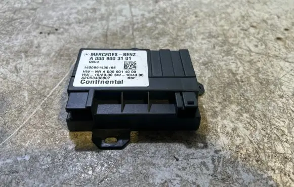 Mercedes-Benz E W212 Fuel injection pump control unit/module A0009003101 140099143019E A2C53406807