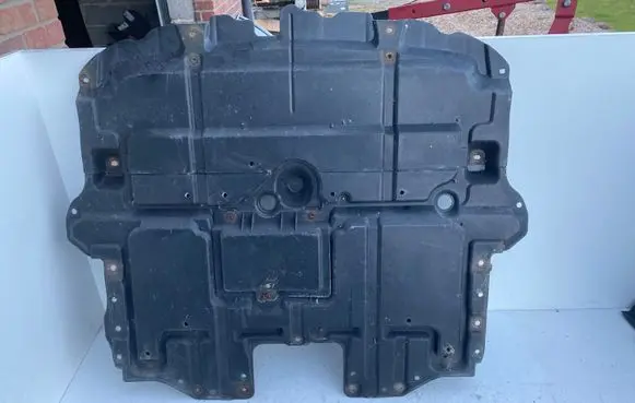 Lexus IS 220D-250-350 Engine splash shield/under tray 5144153060