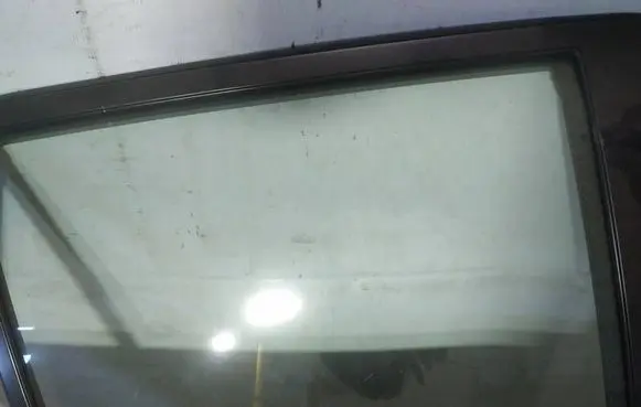 Mazda 3 II Rear door window glass as2