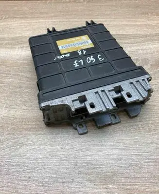 Volkswagen Golf III Engine control unit/module ECU 1H0907311 0261200701