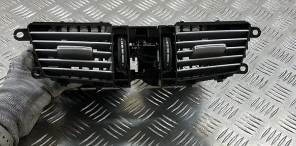Mercedes-Benz E W212 Dash center air vent grill A2128302854