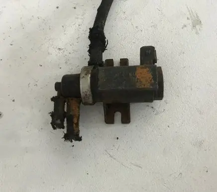 Volkswagen PASSAT B5.5 Turbo solenoid valve 68201