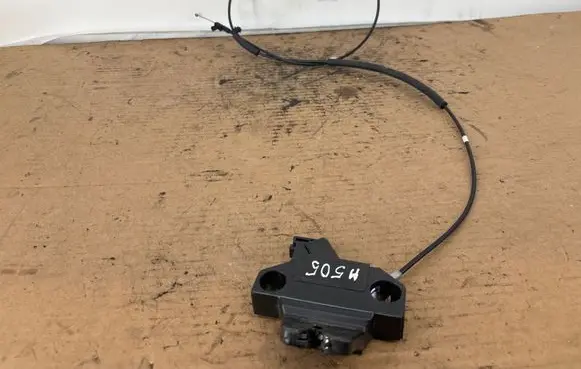 Toyota Avensis T270 Tailgate/trunk/boot lock/catch/latch 