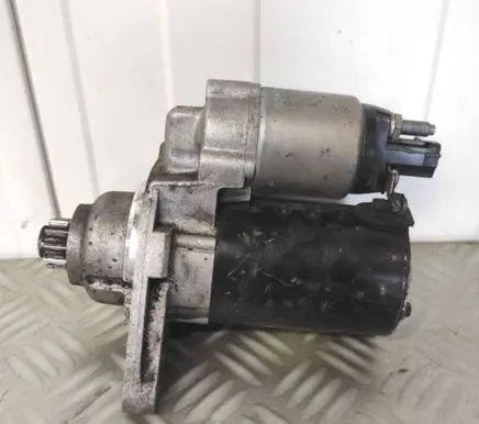 Volkswagen Golf V Starter motor 0001121408 02Z911023E