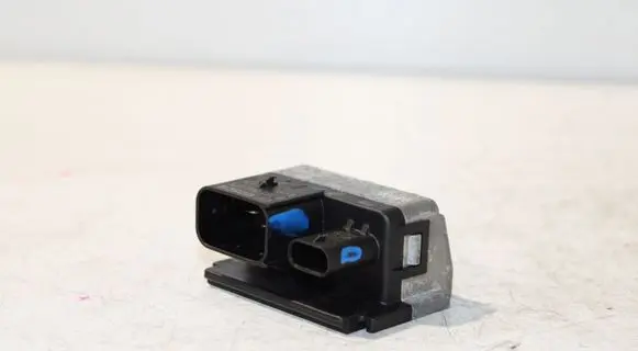 BMW 5 F10 F11 Glow plug pre-heat relay 8514120