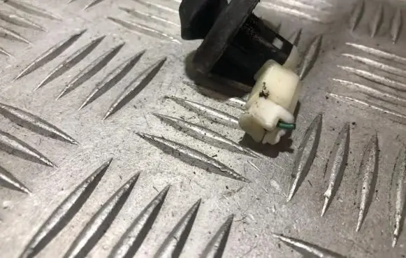 Mazda 6 Front door sensor 