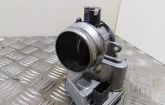 BMW 1 E81 E87 Throttle valve 7804373