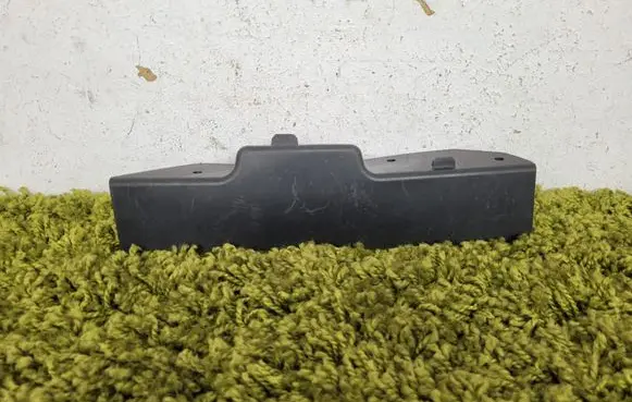 Renault Clio IV Front splash guards bracket 622569620r
