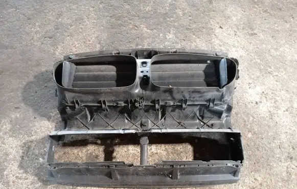 BMW 5 F10 F11 Intercooler air guide/duct channel 7200787