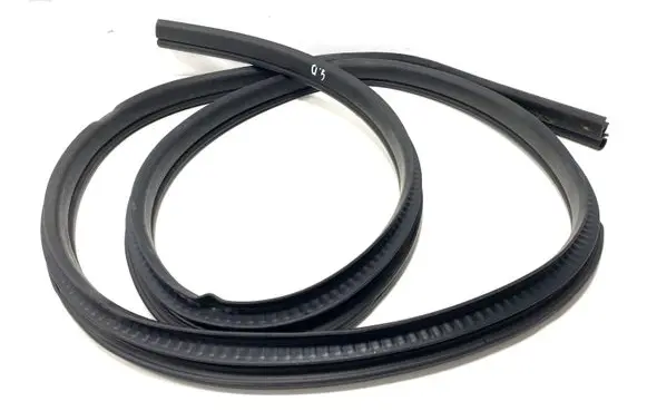 Ford Kuga I Rubber seal rear door 