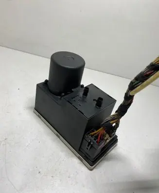 Audi A3 S3 8L Central locking vacuum pump 8L0862257D