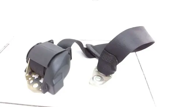Mercedes-Benz E W210 Rear seatbelt 16398