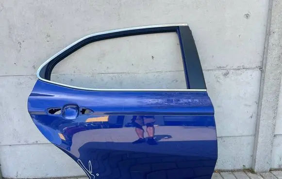 Toyota Camry VIII XV70 Rear door