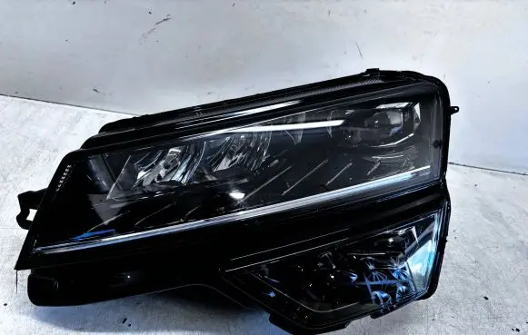 Skoda Karoq Headlight/headlamp 57B941015D