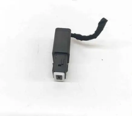 Peugeot 408 II USB socket connector 98380610VV 98313506VV