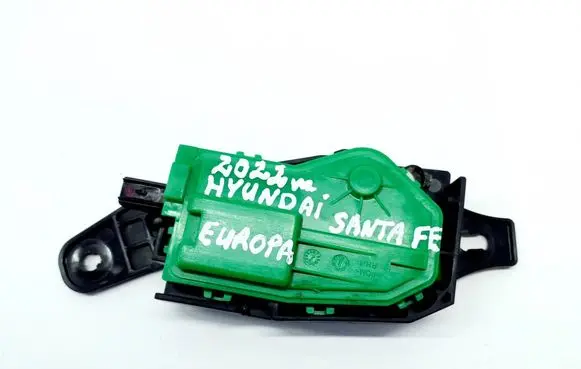 Hyundai Santa Fe Fuel tank cap lock 