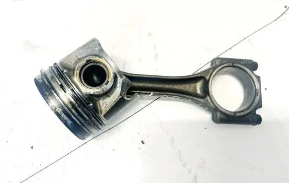 Skoda Fabia Mk1 (6Y) Piston with connecting rod